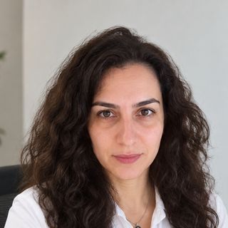 Heghnar Hergelian, Operations Specialist